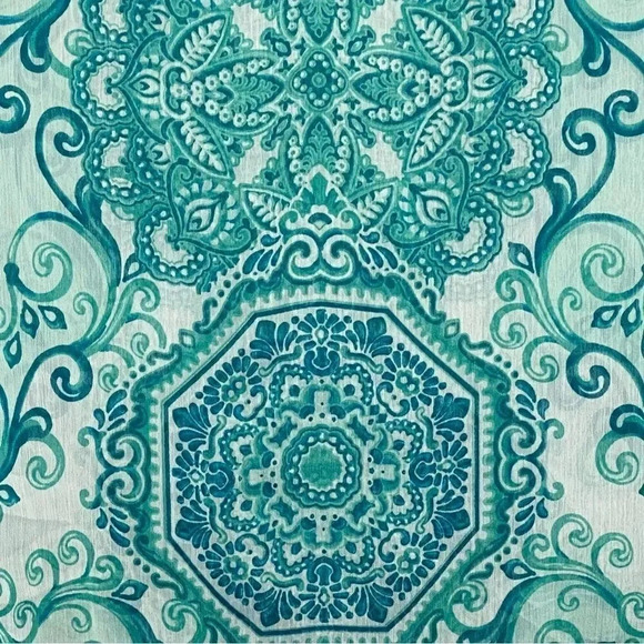 ISAAC Mizrahi M Medium Top Shirt Blue Paisley Short Sleeve V Neck Sheer P21 - Picture 2 of 6